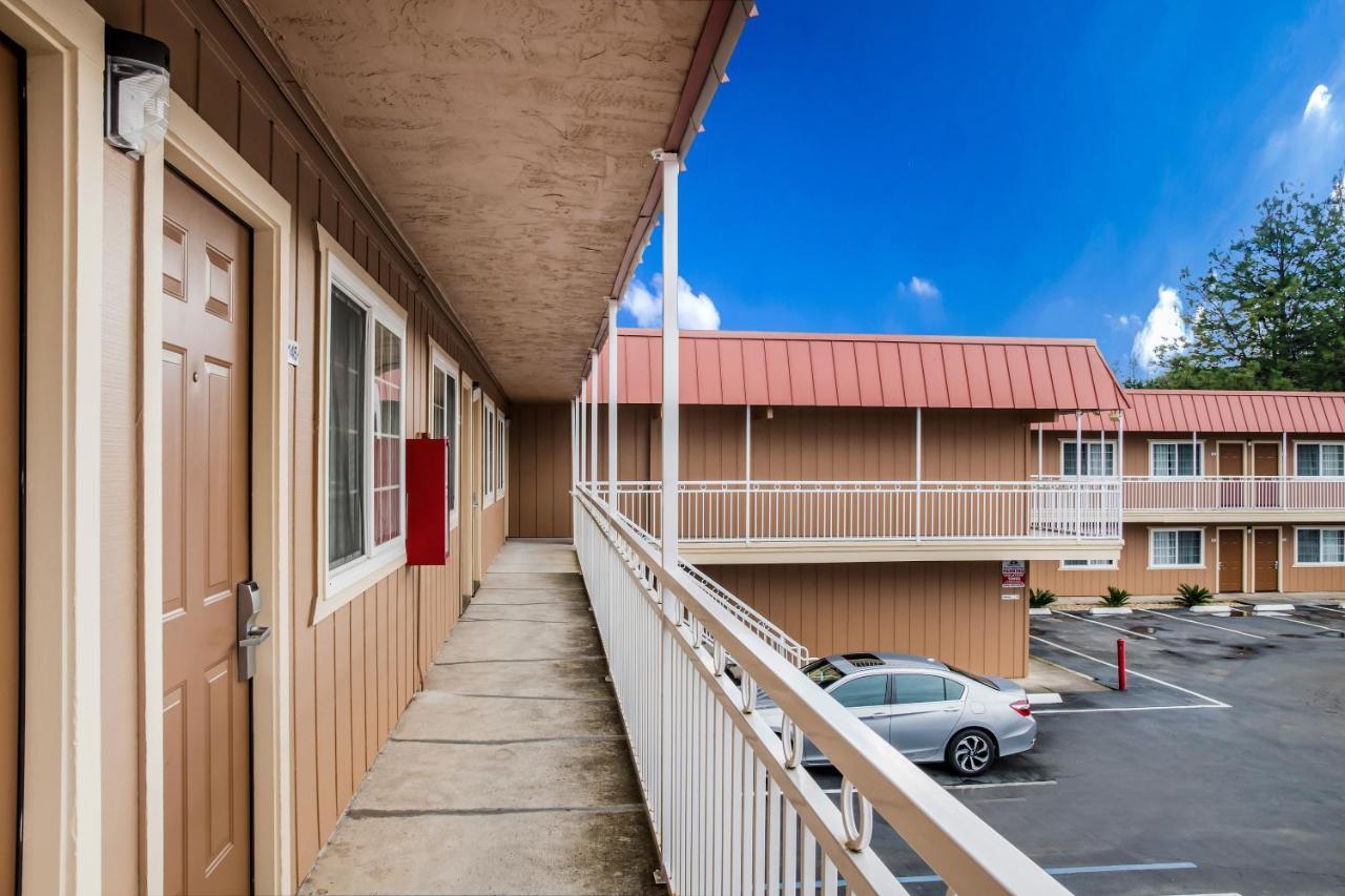 Americas Best Value Inn - Юкайа Экстерьер фото