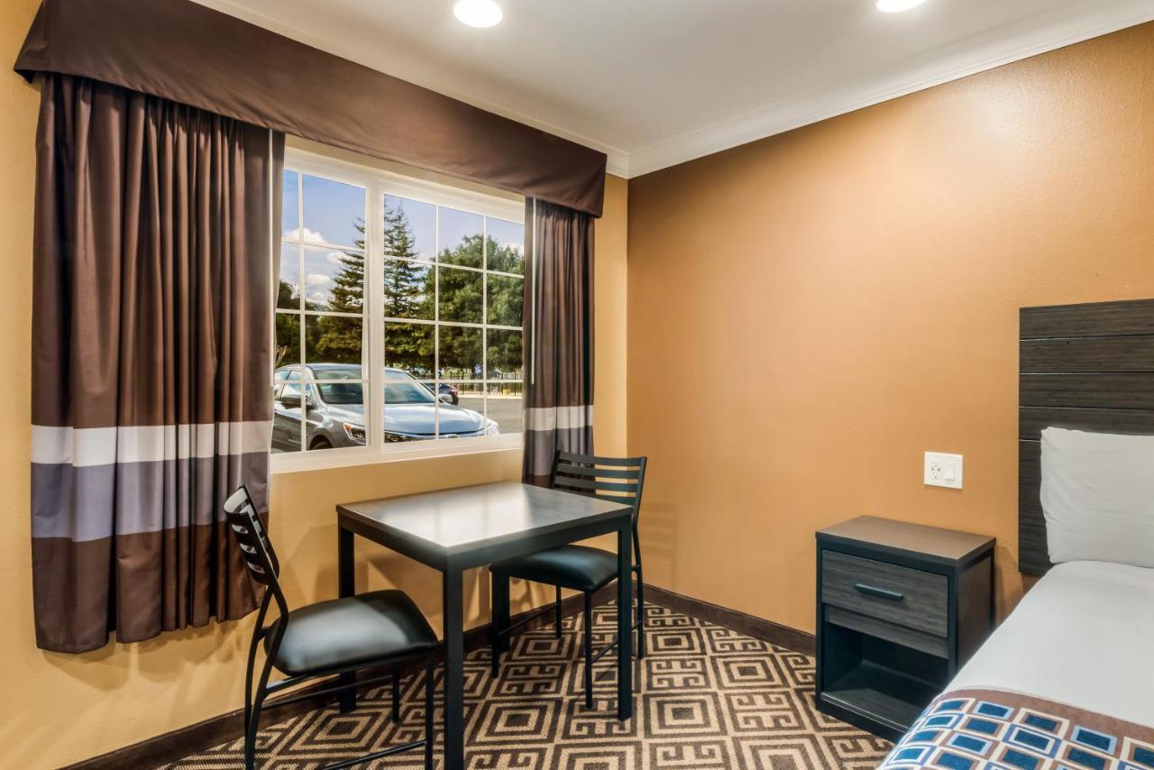Americas Best Value Inn - Юкайа Экстерьер фото