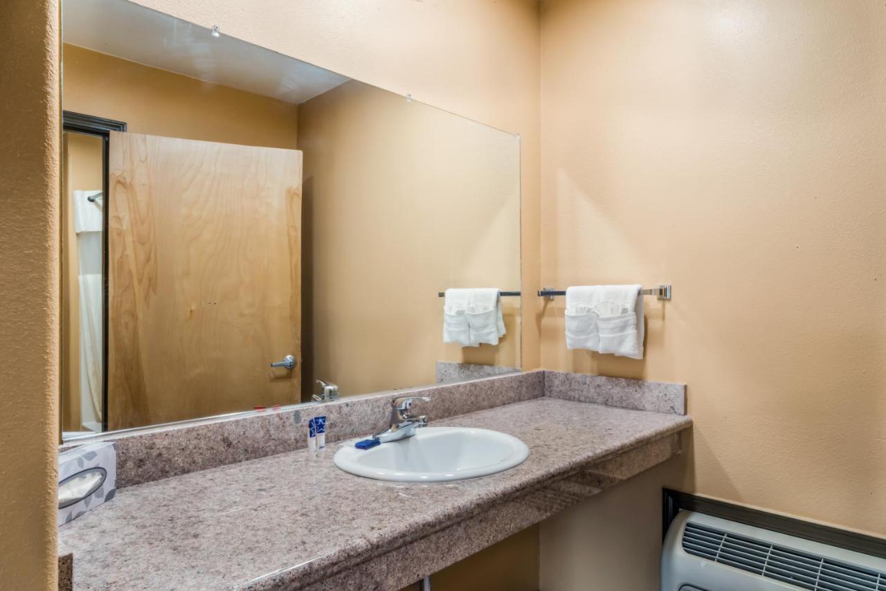 Americas Best Value Inn - Юкайа Экстерьер фото